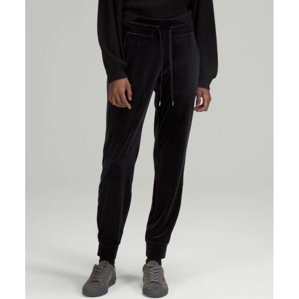 Lululemon Ready To Crush High Rise Black Velour Jogger Full Length Womens Size 8